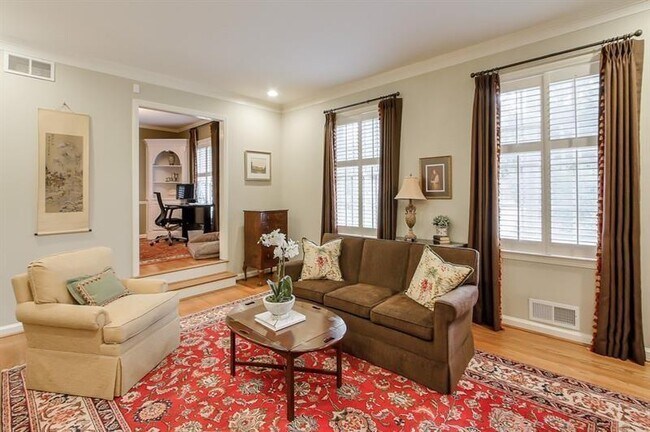 Foto del edificio - 42 Pine Lake Dr NW