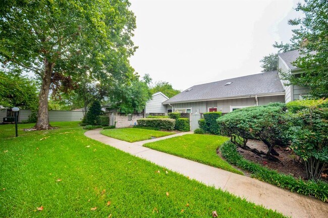 Building Photo - 12916 Wirevine Ln
