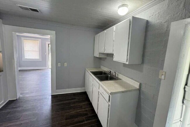 Foto del edificio - 730 Searcy Ave