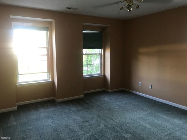 Foto del edificio - 314 Peach Tree Cres