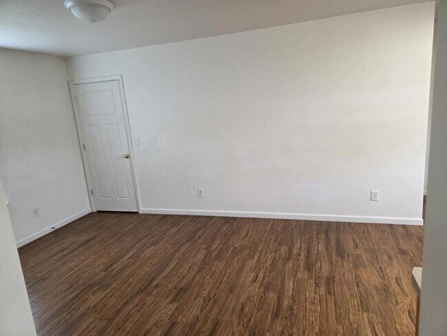 Building Photo - 685 Camp St