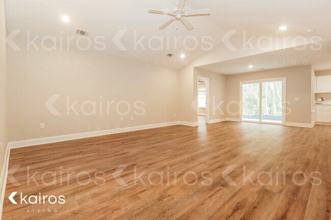 Foto del edificio - 161 Cottage Grove Rd