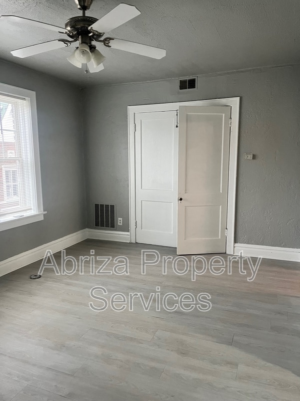 Building Photo - 4215 Neosho St