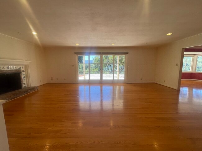 Building Photo - 22505 Rolling Hills Rd