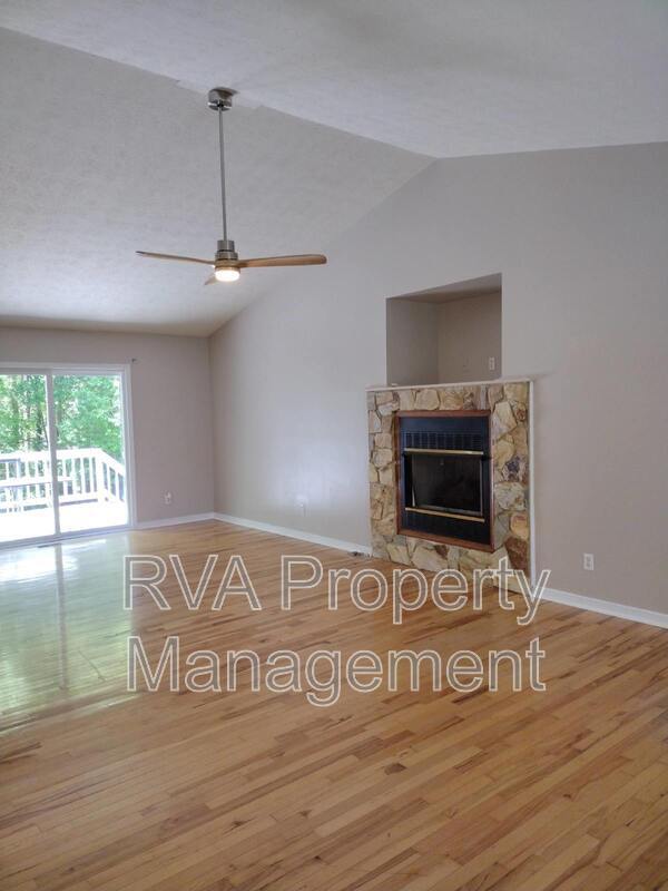 Building Photo - 5815 Meadowood Place