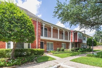 Building Photo - 1573 W Sam Houston Pkwy S
