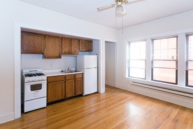 Building Photo - 1309 Oak Ave