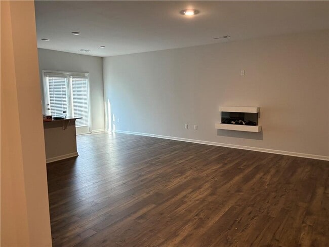 Building Photo - 30 Rustin Rdg