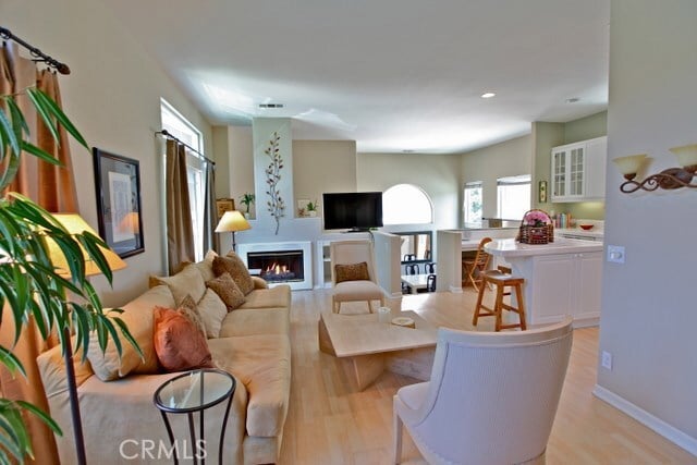 Building Photo - 8 Medici Aisle