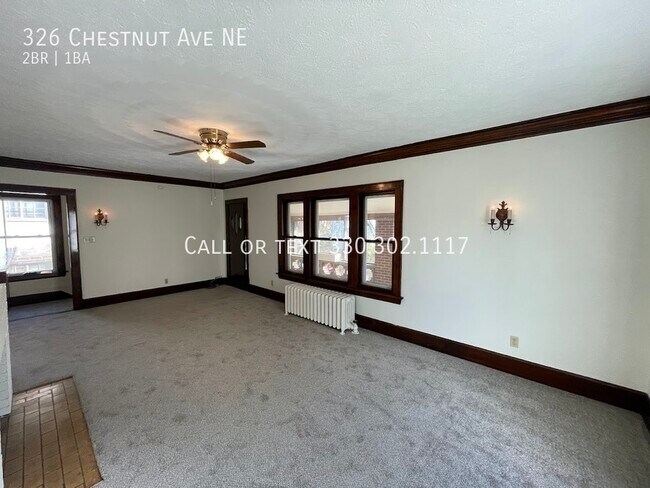 Foto del edificio - Two bedroom one bathroom second level apar...