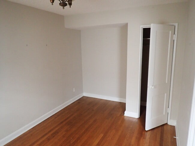 Dining Room - 1212 W Murdock St