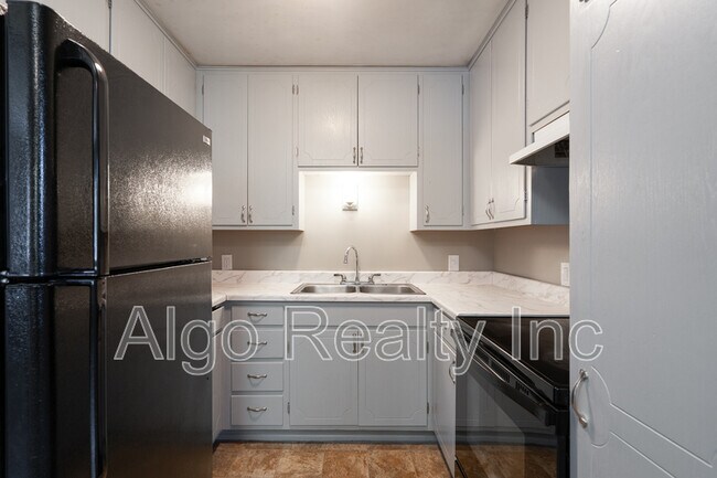 Foto del edificio - 440 Jayne St