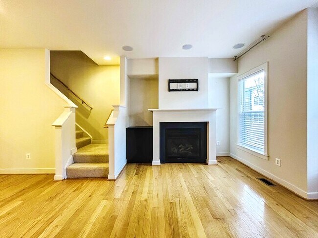 Foto del edificio - 4159 Rush St