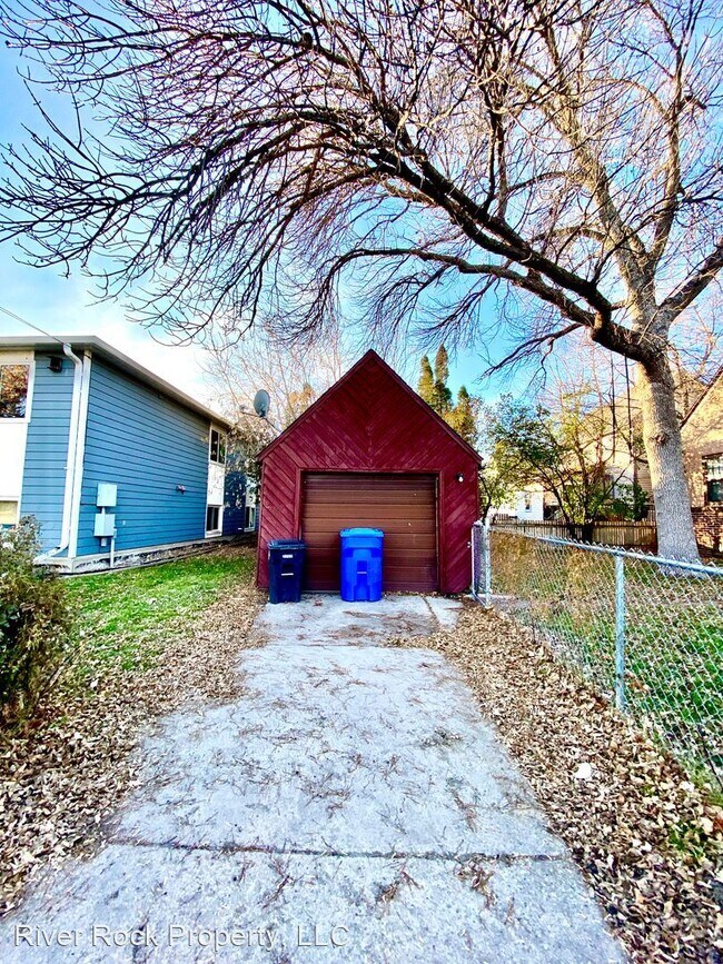 Foto del edificio - 3 br, 1 bath House - 104 6th Avenue North