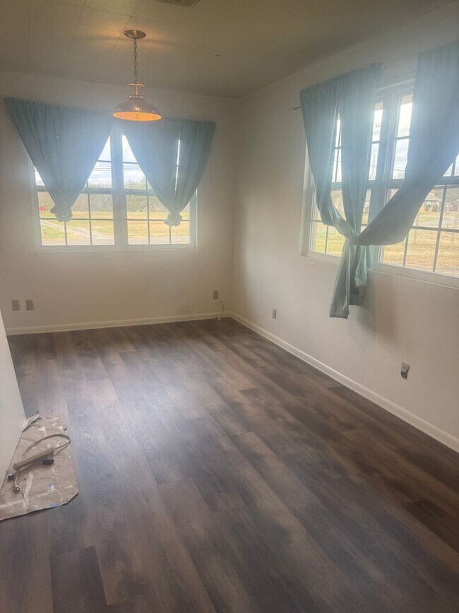Foto del edificio - Powell 37849 - 3 bedroom 2 bath - call Lisa Vineyard or Shannon Russell 865-216-9334