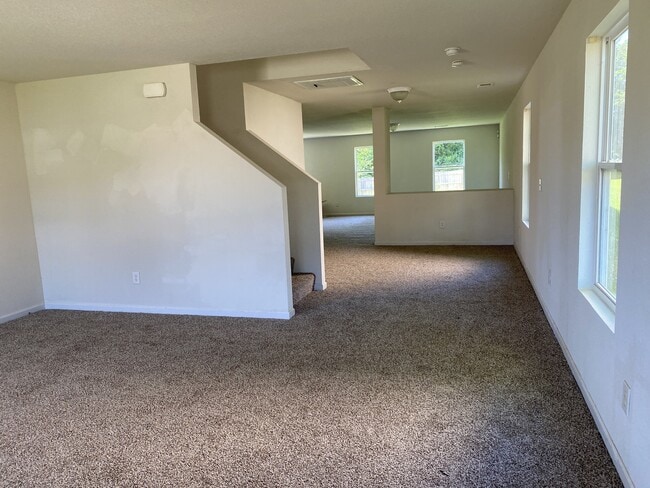 Building Photo - 204 Valleyside Dr NE