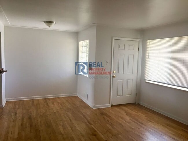 Photo - 3696 Glencoe St House