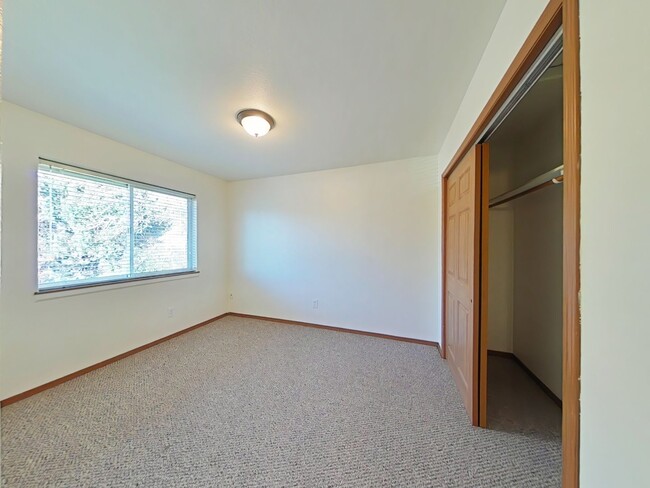 Building Photo - 3 Bedroom Townhouse ~ North Corvallis ~ Pe...