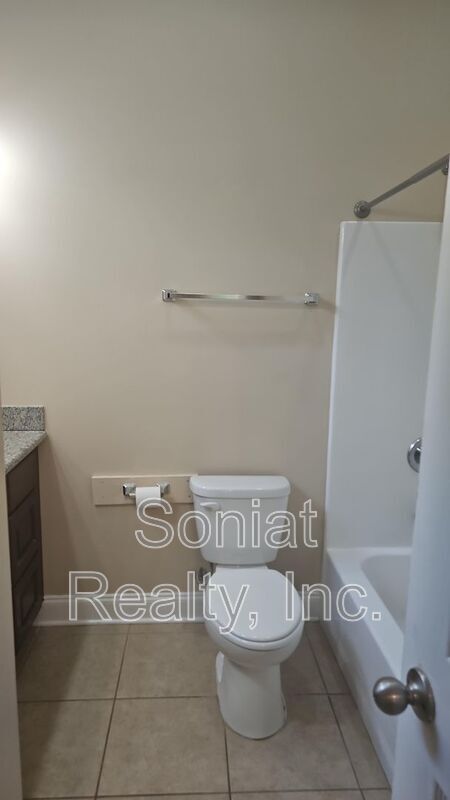 Building Photo - 5728 Wickfield Dr