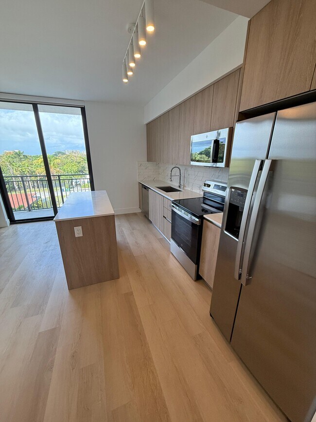 Foto del edificio - 2533 NE 183rd St