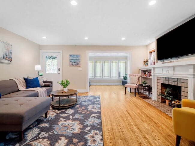 Building Photo - 3254 West Blvd