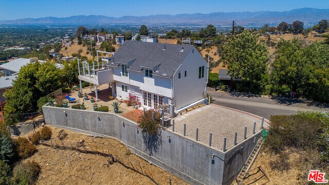Building Photo - 3145 Coldwater Canyon Ave
