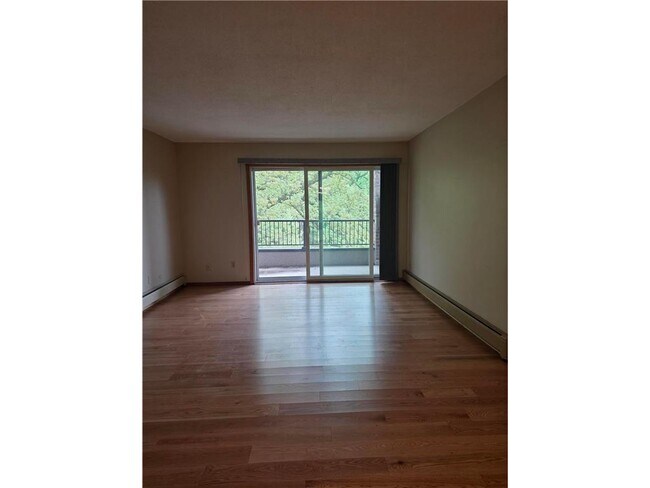 Foto del edificio - 2210 Midland Grove Rd