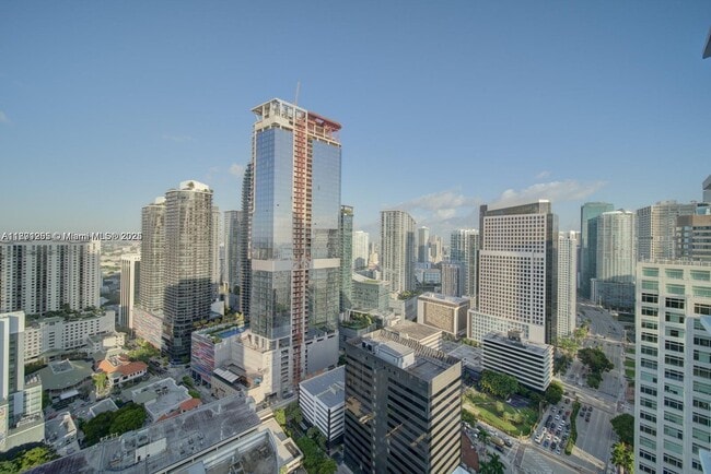 Building Photo - 951 Brickell Ave