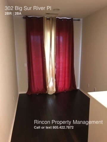Building Photo - Beautiful Two Bedroom Riverpark Townhouse!