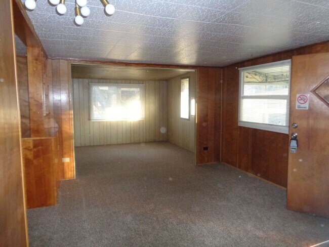 Foto del edificio - 3 Bedroom/ 1 1/2 Bathroom Mobile Home