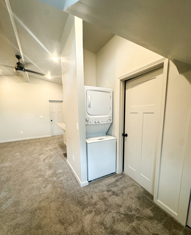 Building Photo - 101 Raven House