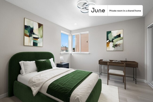Building Photo - Private bedroom in 5 bed/5 bath Home