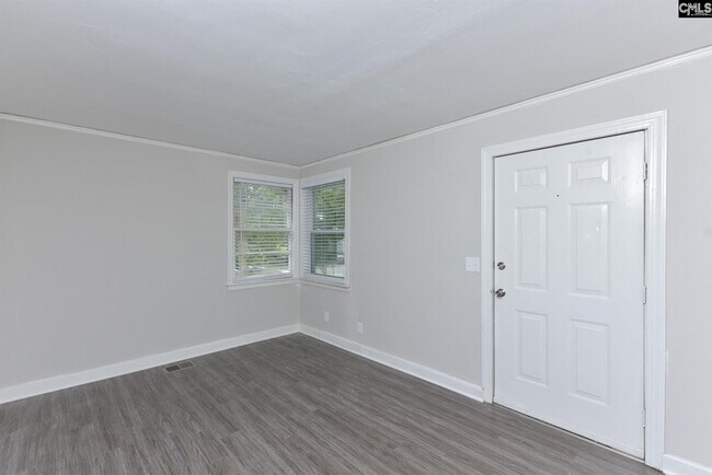Building Photo - 626 S Waccamaw Ave