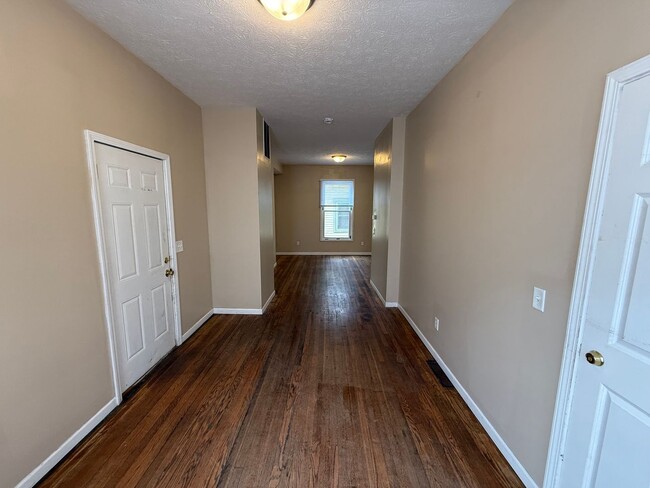 Building Photo - 208 W Stadium Ave