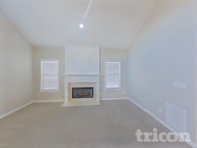 Building Photo - 7180 Thoreau Cir