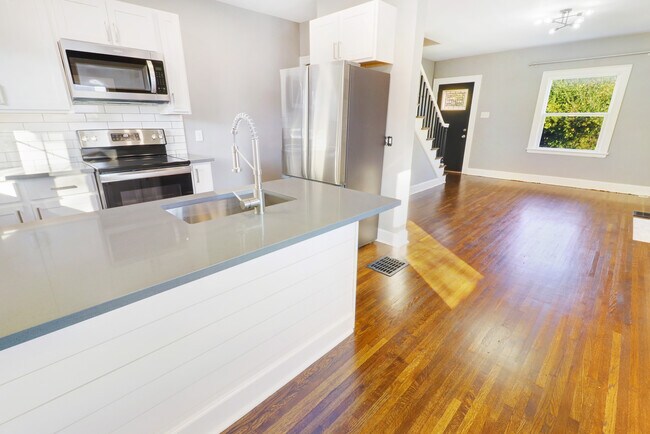 Building Photo - 1289 Thornwood Pl