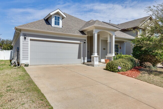 Building Photo - 5041 Holliday Dr