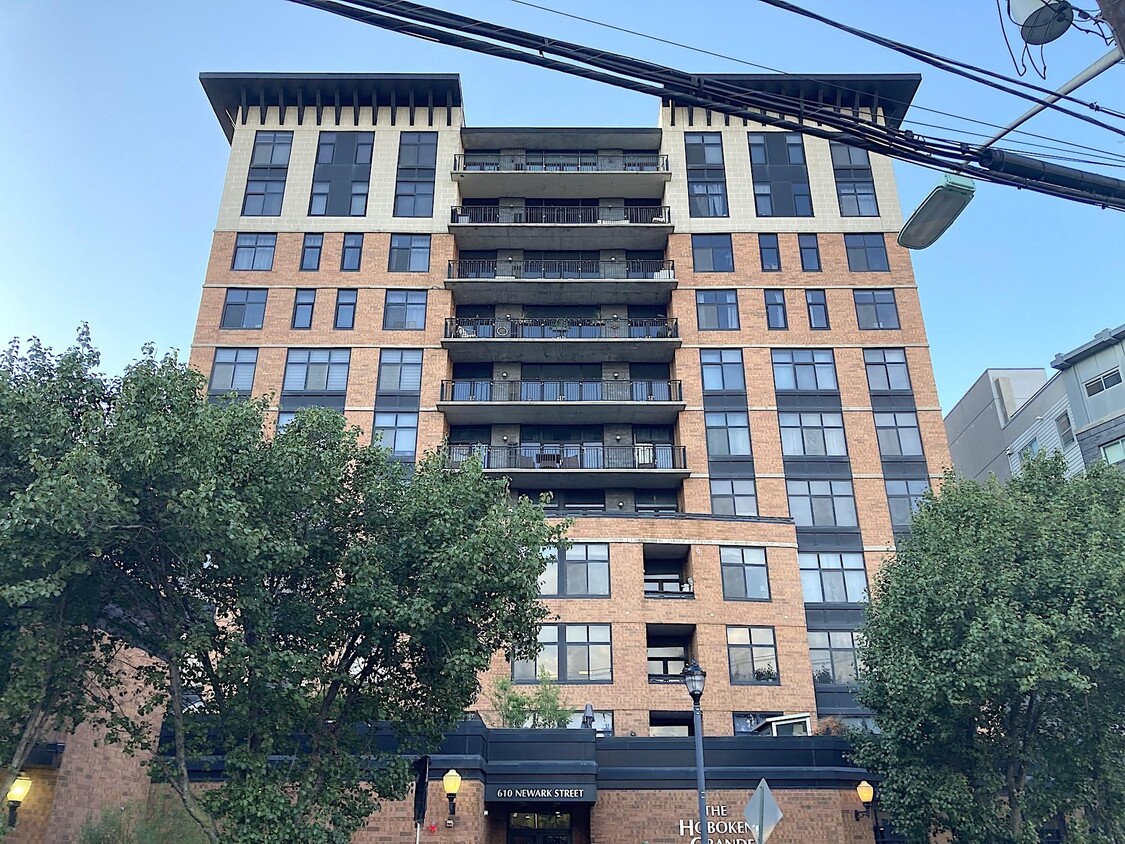 Primary Photo - 610 Newark St.