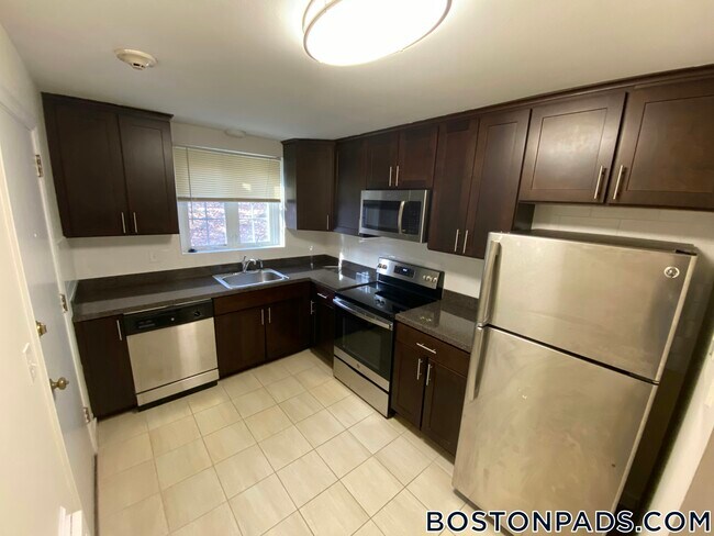 Foto del edificio - 17 Captain Parker Arms