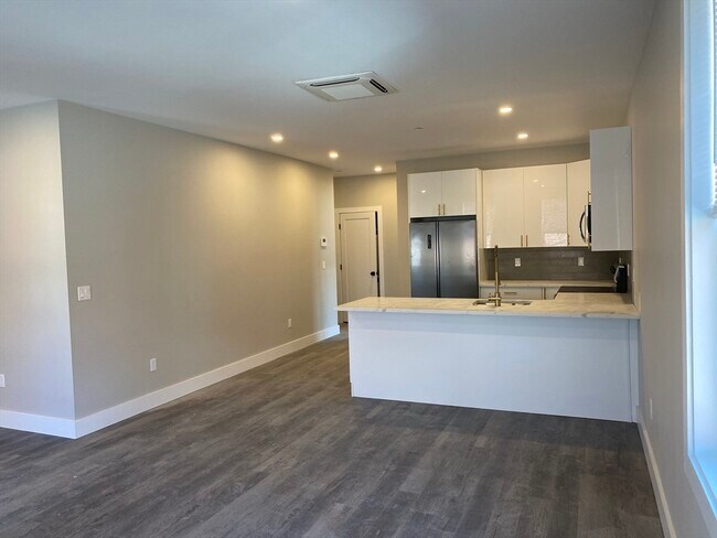 Foto del edificio - 32 Norwood St