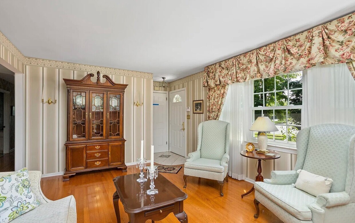 Foto principal - 3847 Quakerbridge Rd