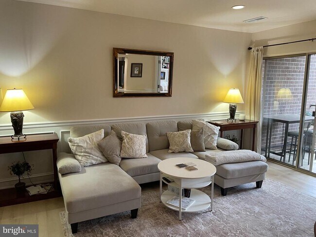 Foto del edificio - 8310 Tobin Rd