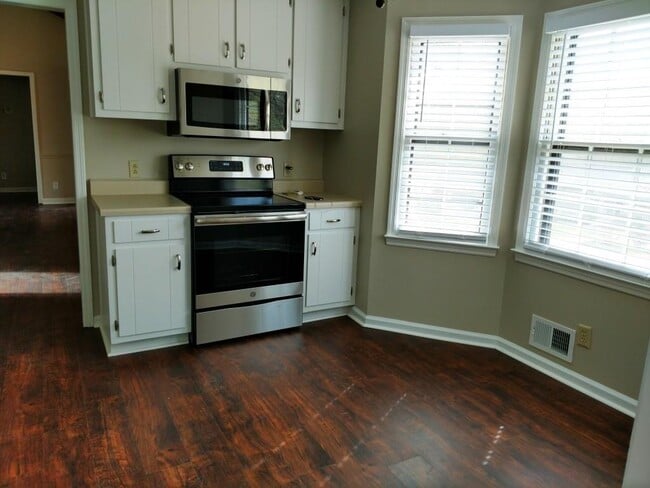 Building Photo - 4907 Bentwood Dr