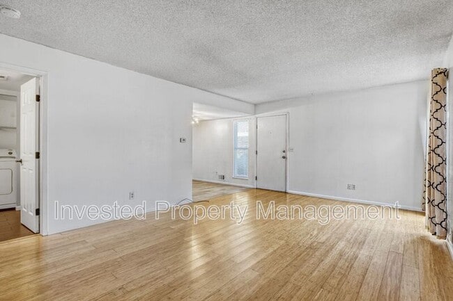 Building Photo - 9901 E Evans Ave