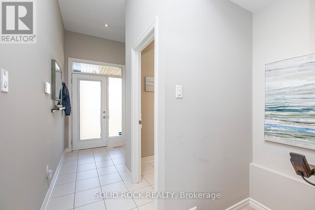 Building Photo - 332 Rainrock Cres