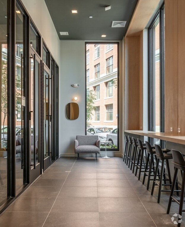 West StreetRiver Street Student Apartments for Rent Hyde Park, MA