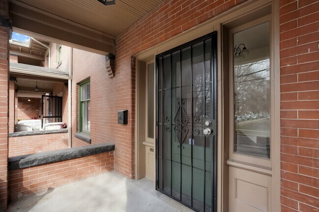 Building Photo - Historic 3 bedroom townhome with recent upgrades.