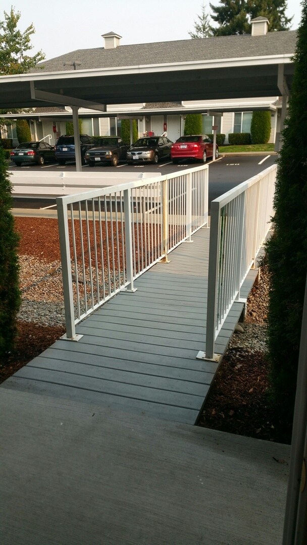 Building Photo - MOVE IN SPECIAL $500 OFF MOVE IN COSTS.  Emerald Court 2 bedroom 1 1/2 bath. 1 carport Puyallup T...