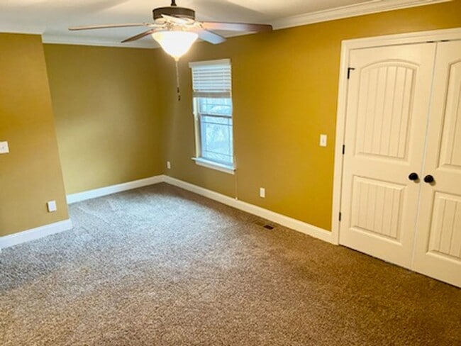 Foto del edificio - BEAUTIFUL TOWNHOME