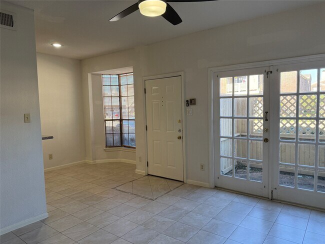 Foto del edificio - 2121 El Paseo St